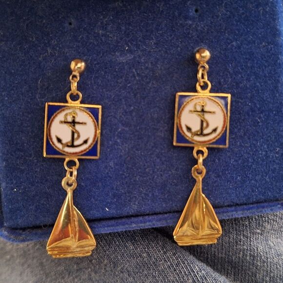 Vintage Nautical Drop Earrings Anchor Sailboat Enamel Gold Tone 1.5" Drop in Box - Picture 2 of 12